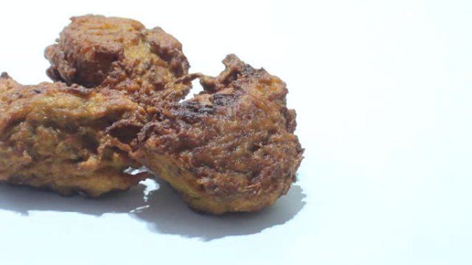 Pakora或pakoda，一种传统且受欢迎的印度素食小吃