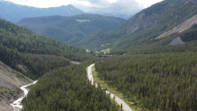 瑞士格里森州山路鸟瞰图