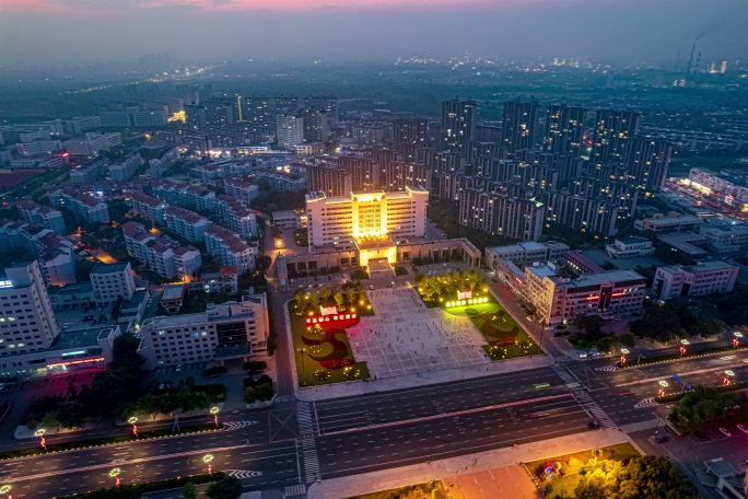 葫芦岛市政府大楼夜景