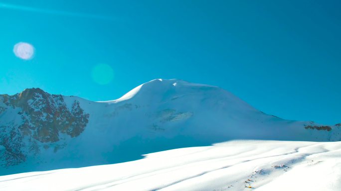 蓝天 阳光 山顶阳光 雪 阳光 太阳 山