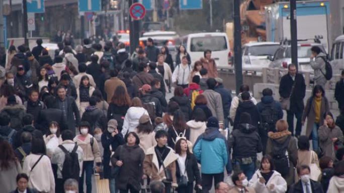 日本东京。2019年12月26日: 东京涩谷十字路口，行人视点