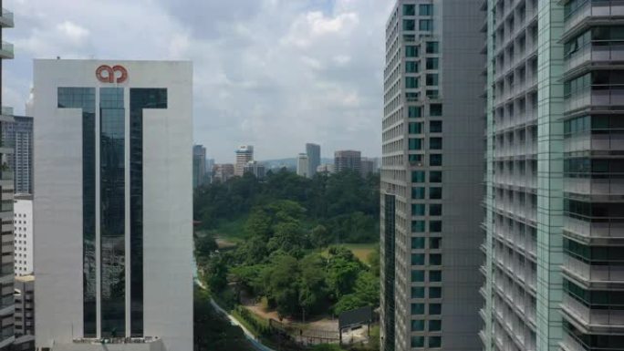 吉隆坡市中心交通街空中全景4k马来西亚日间飞行