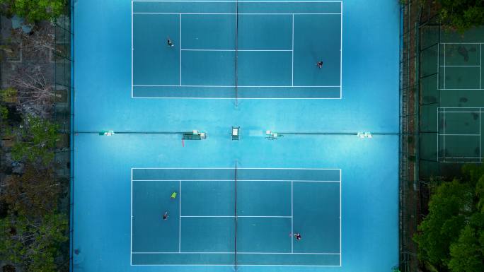 垂直航拍网球场