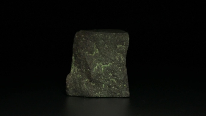 孔雀绿玉岩矿化石标本