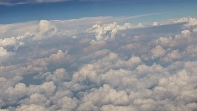 美丽的白云蓝天海从飞机上看