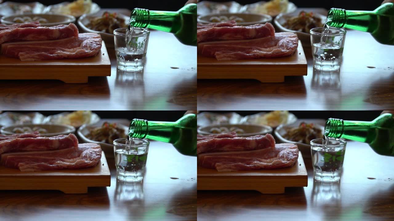 视频慢动作，烧酒韩国食品。