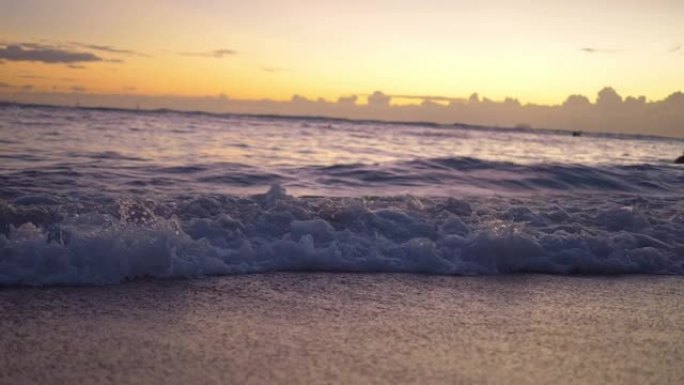 夕阳下的海浪慢动作180fps