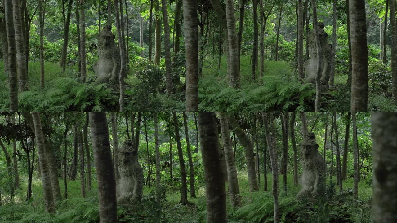热带森林中的亚洲猴子雕像