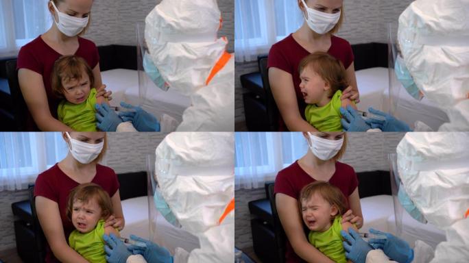 儿科医生让孩子接种疫苗