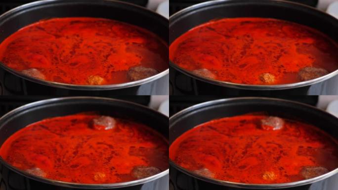 煮为肉饼准备番茄汤