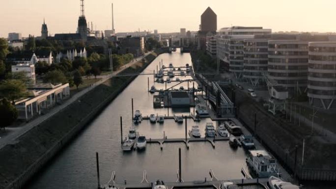 德国杜伊斯堡的港口无人驾驶飞机视图