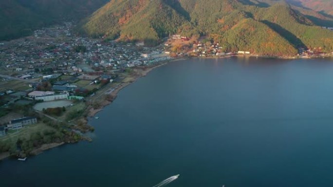 鸟瞰图4k视频，由美丽的日本秋季无人机在河口湖拍摄。