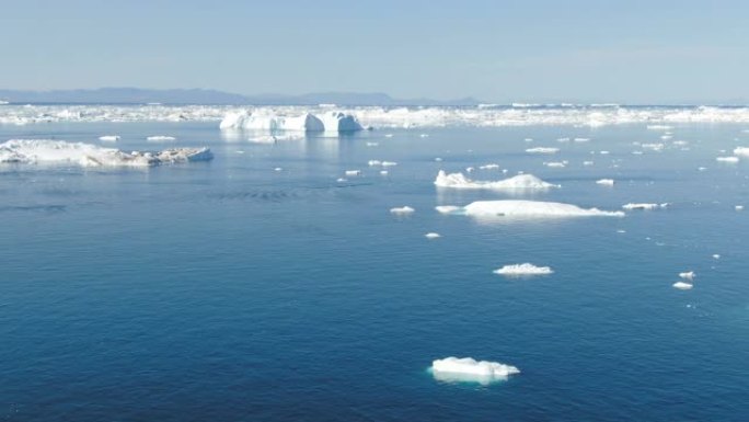 格陵兰岛伊卢利萨 (Ilulissat) 地区白色冰山和冰块的空中无人机视图