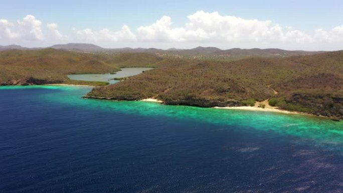 带海岸线和绿松石水的Playa Manzalina地区的鸟瞰图-库拉索/加勒比/荷属安的列斯群岛