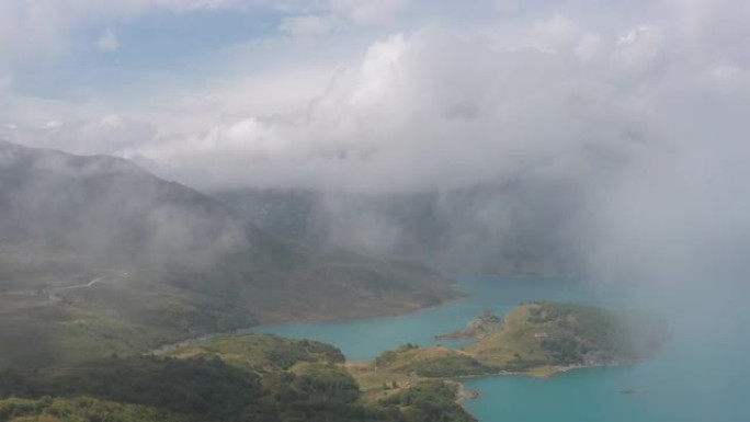 蒙塞尼湖 (奥弗涅-罗讷-阿尔卑斯山; 萨伏依; 法国)