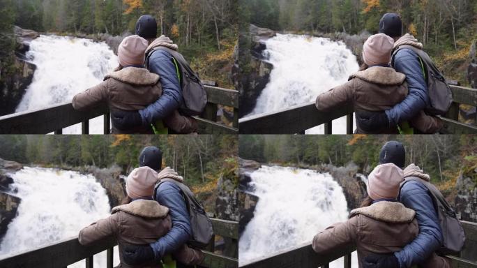 加拿大魁北克蒙特朗布兰特省立公园斜道瀑布的年轻夫妇