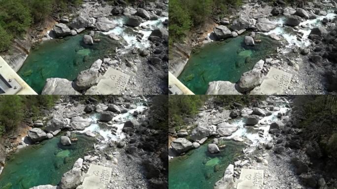瑞士Verzaska蔚蓝的绿松石山河。