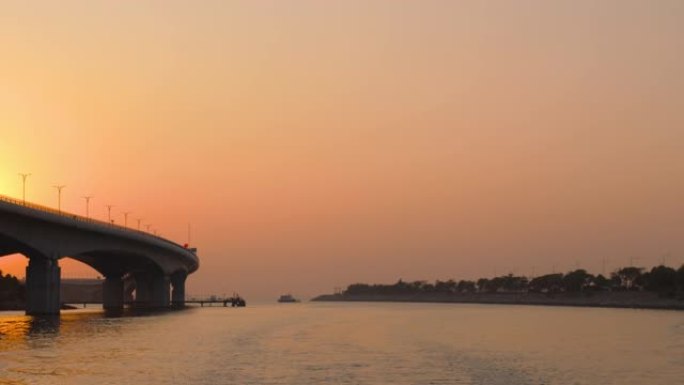 日落时分风景秀丽的港澳大桥wiew
