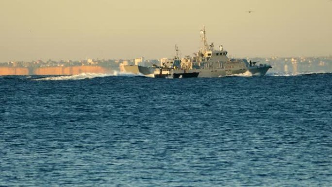 海军演习-登陆艇和海岸警卫艇
