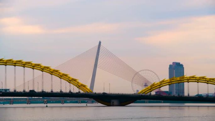越南岘港龙桥风景河景桥