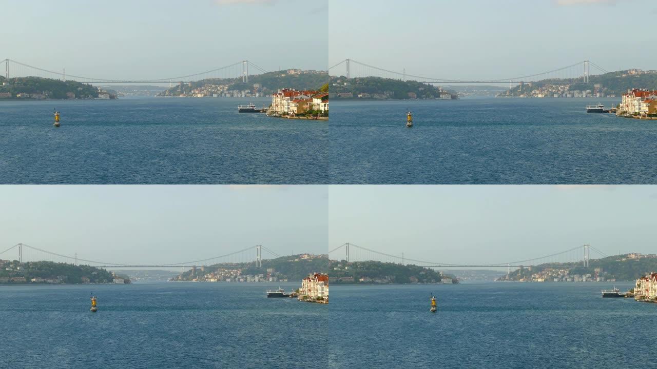 伊斯坦布尔从博斯普鲁斯海峡的一艘船上