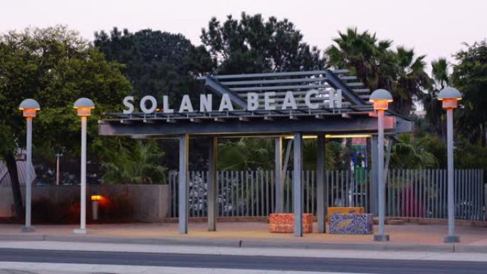 索拉纳海滩巴士站