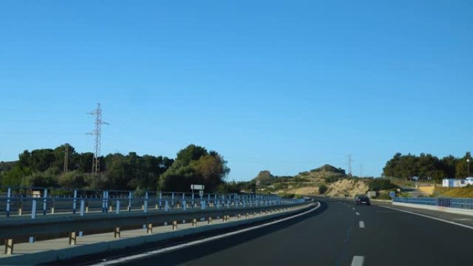 西班牙在高速公路上行驶的时间流逝