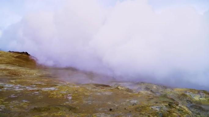 火星景观地热活动，热蒸汽从地面喷发，冰岛，