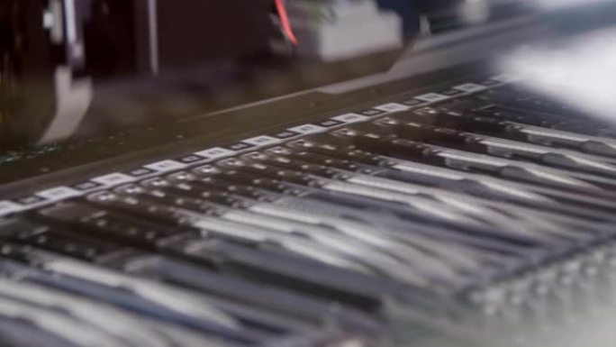 机器人高科技机床打印和检查芯片