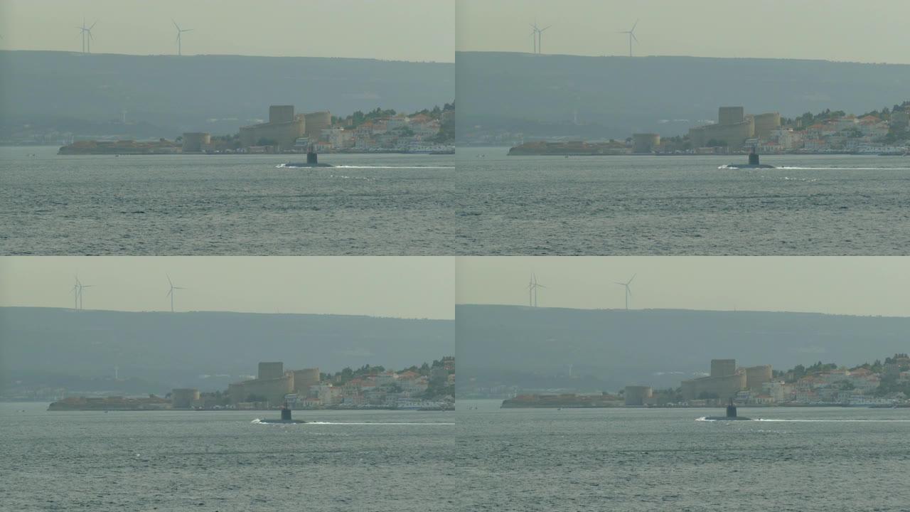 以古代堡垒为背景的达达尼尔海峡潜艇