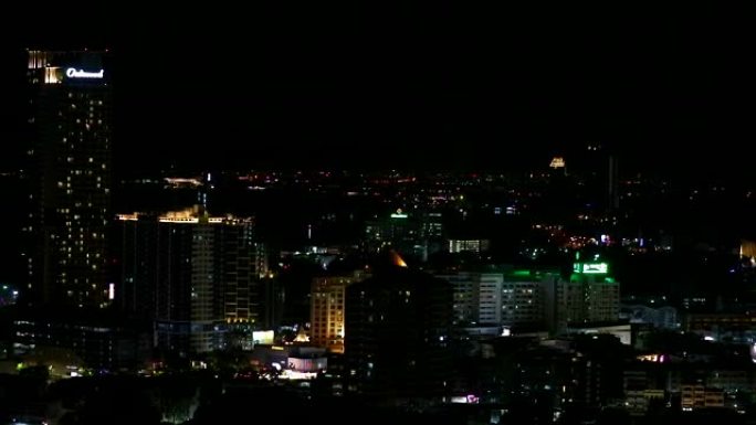 春武里泰国2019 11月20日，斯里拉查市居民夜灯和公寓及交通