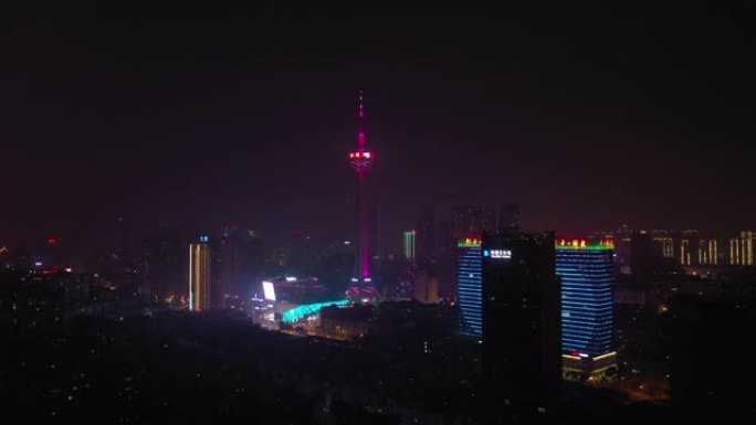 夜间照明成都市著名电视塔区空中全景4k中国