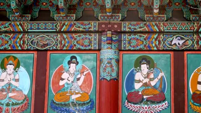佛教寺庙中的宗教彩画。