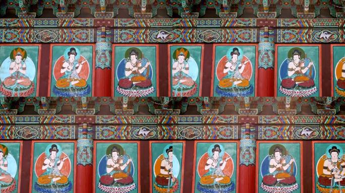 佛教寺庙中的宗教彩画。