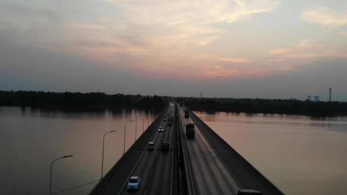 日出的桥桥梁交通便利河流