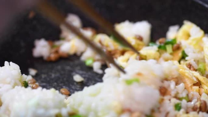 烹饪纳豆炒饭米饭视频素材做菜