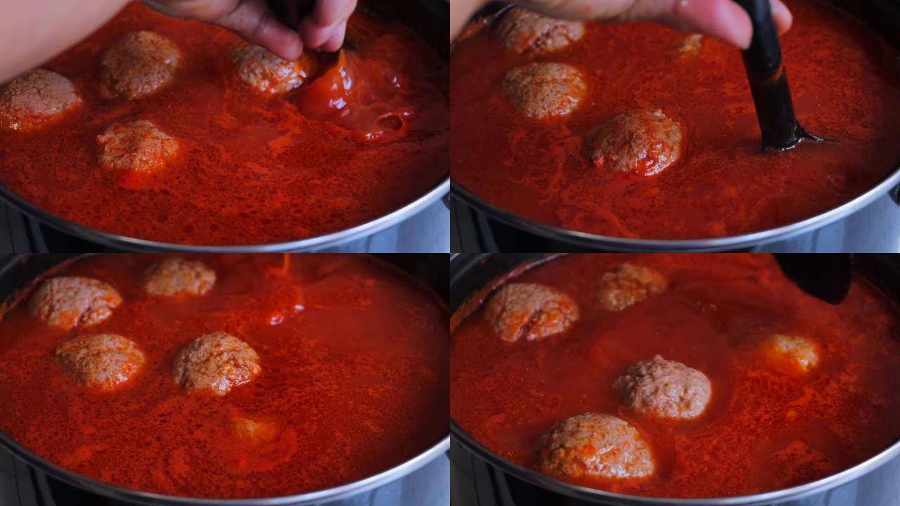 煮为肉饼准备番茄汤