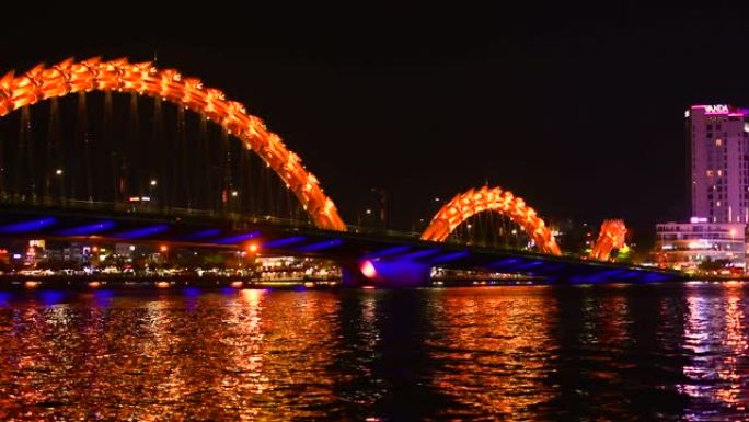 越南岘港龙桥夜景越南岘港龙桥夜景