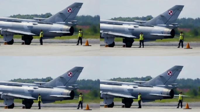 在格丁尼亚举行的航展上，F16-C战机正在准备飞行