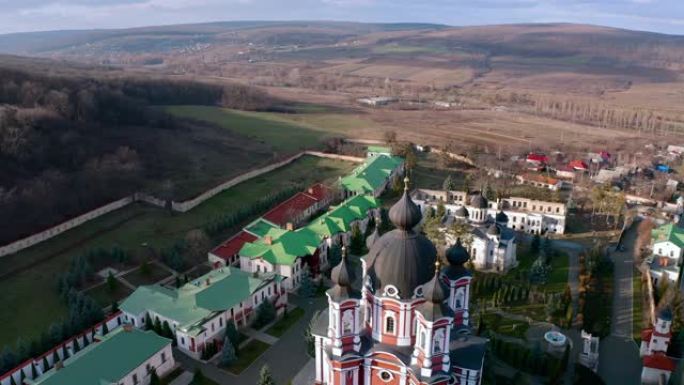 摩尔多瓦奥尔黑的Curchi修道院的轨道空中无人机视图