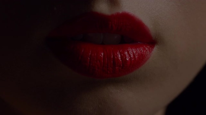 女孩的嘴唇。时尚视频。