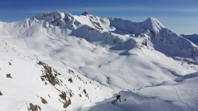 雪山山谷雪峰攀登空镜