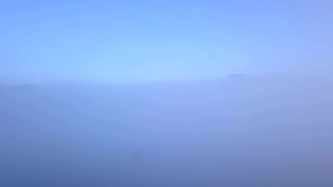 飞越雾谷