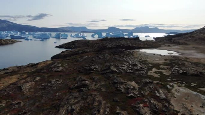 格陵兰岛Akukkeq岛的慢速无人机飞越