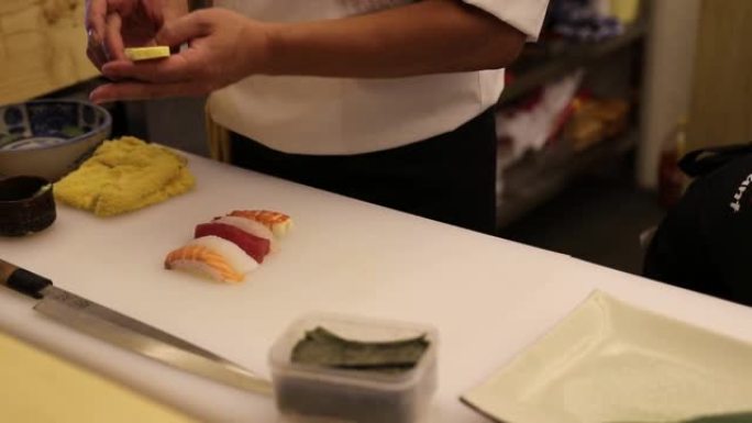 日本寿司厨师三文鱼刺身寿司日本废水核污水