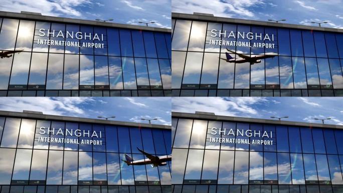 中国上海浦东的飞机降落在航站楼