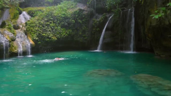 菲律宾具有绿色自然和自然热带环境的Kawasan瀑布的空中景观