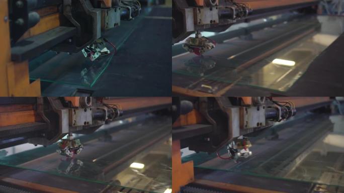 自动机械正在切割玻璃