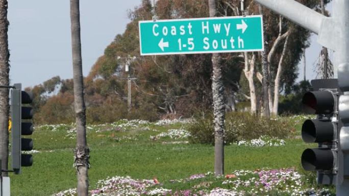 太平洋海岸公路，历史路线101路标，旅游目的地在加利福尼亚州美国。交叉路口路标上的字母。夏天沿着海洋