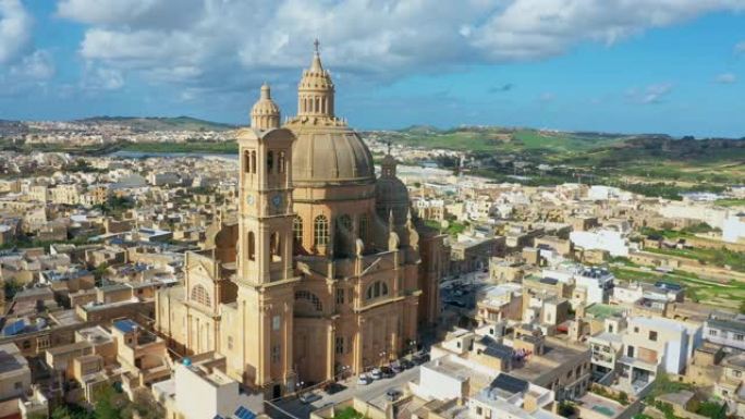 施洗者圣约翰教堂，通常被称为Xewkija的圆形大厅，是戈佐岛上的罗马天主教教堂。马耳他国家